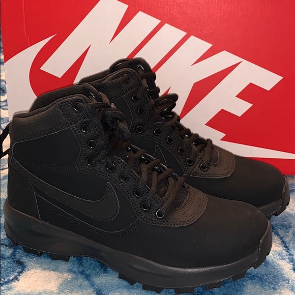 nike boots manoadome